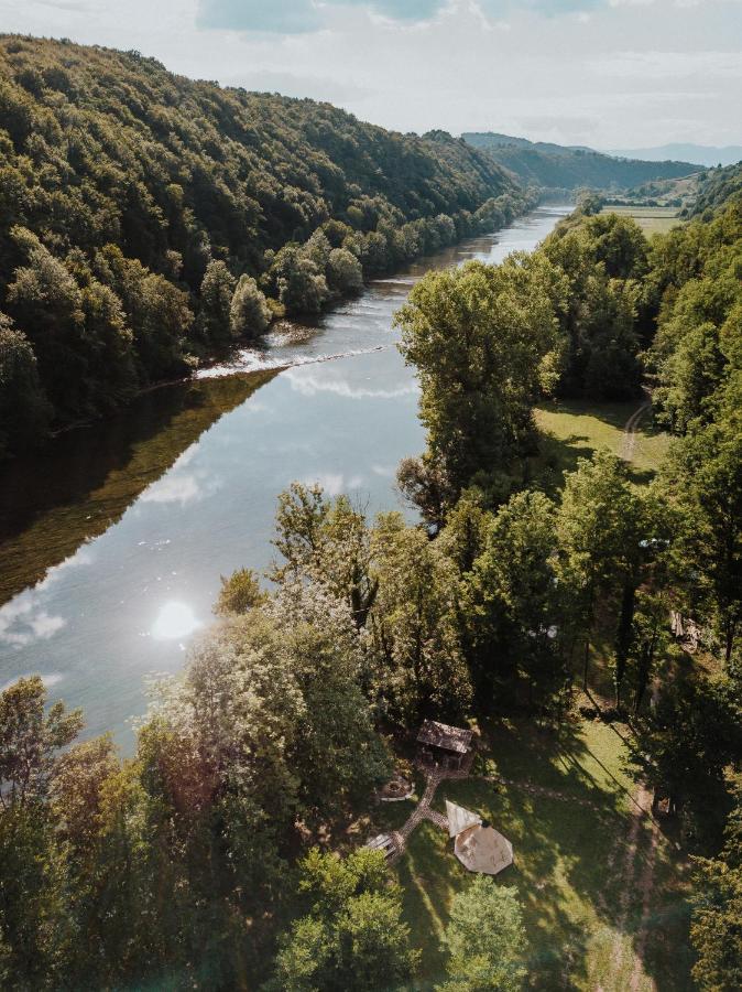 Kolibe - Robinson Camp Kupa Hotell Netretic Exteriör bild