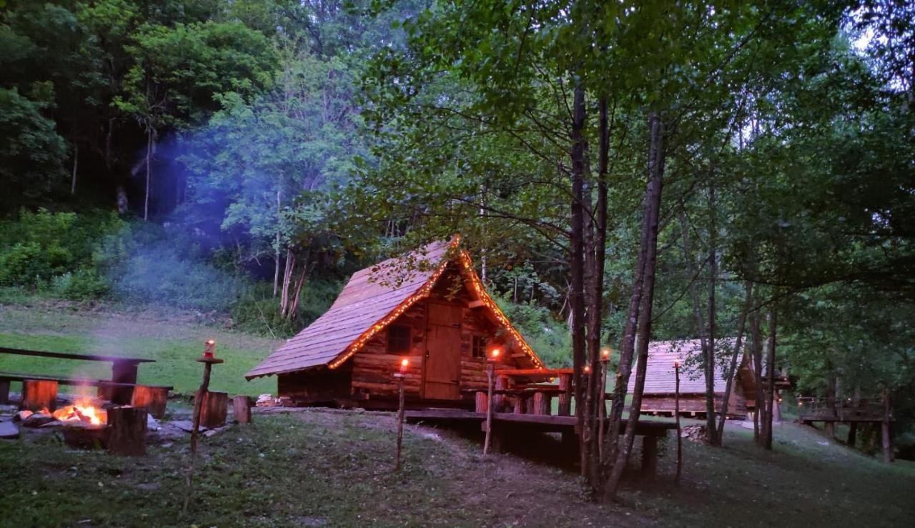 Kolibe - Robinson Camp Kupa Hotell Netretic Exteriör bild
